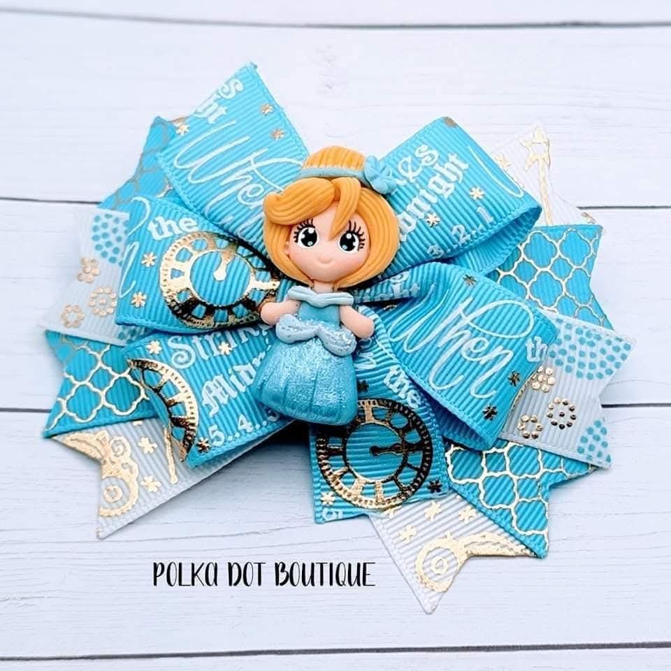 Cinderella Clay Center Pinwheel Bow
