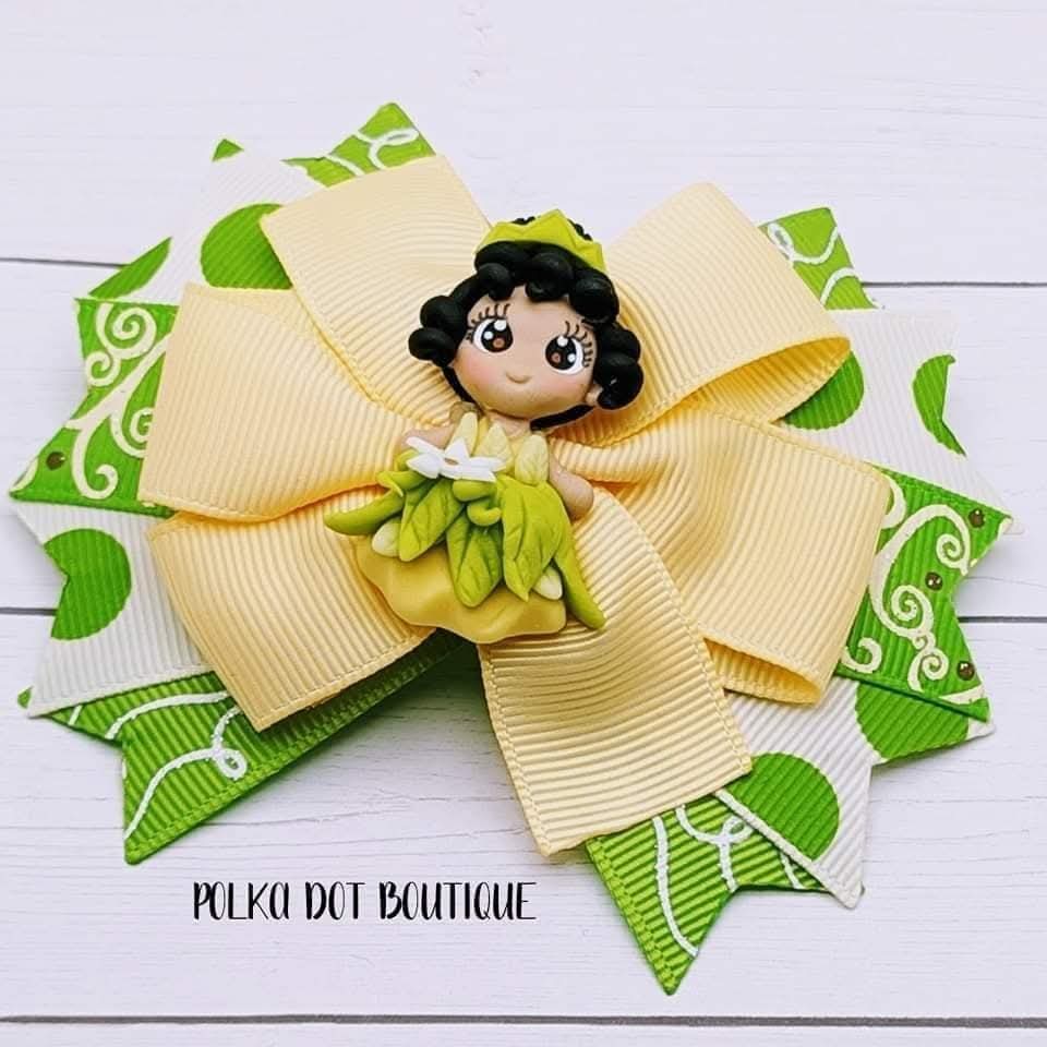 Tiana Clay Center Pinwheel Bow